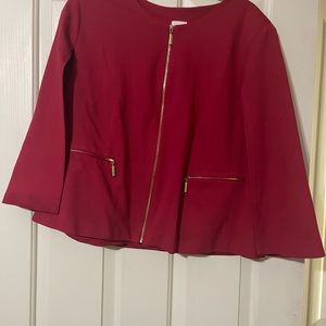 Chico’s size 3 Red sleeveless cape jacket